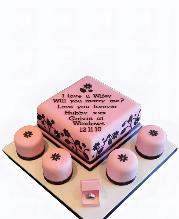 Розовый квадратный торт на сватовство с надписью Фото