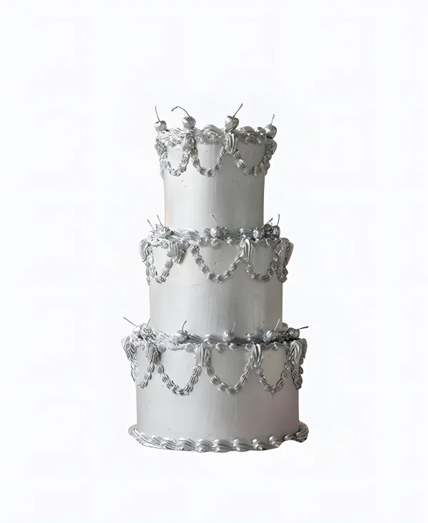 Серебряный трендовый торт на свадьбу Фото