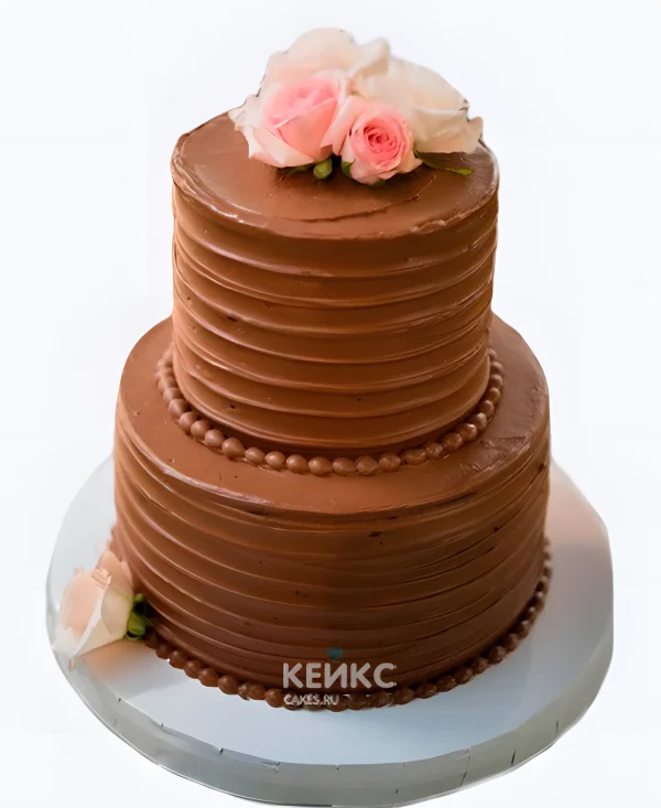 Шоколадный свадебный торт рифленый с розами Фото