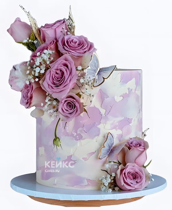 Сиреневый свадебный торт с розами и бабочками Фото