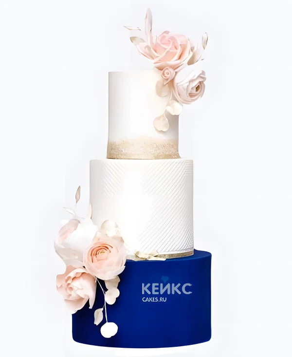 Свадебный торт бело-синий с нежно-розовыми розами Фото