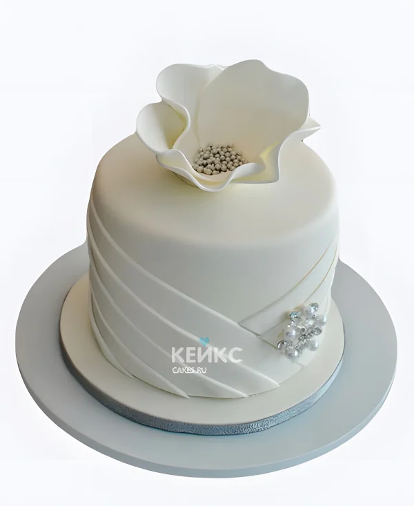 Свадебный торт из мастики Изящный цветок Фото