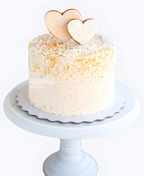 Свадебный торт с мастикой и сердцами Фото