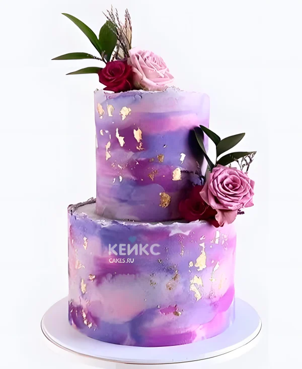 Свадебный торт с фиолетовыми оттенками и розами Фото