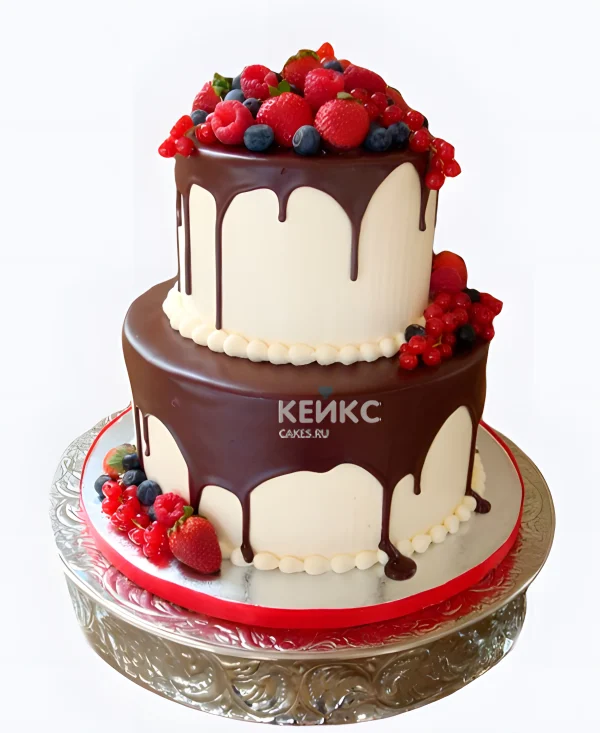 Свадебный торт с малиной Ягодное ассорти светлый Фото