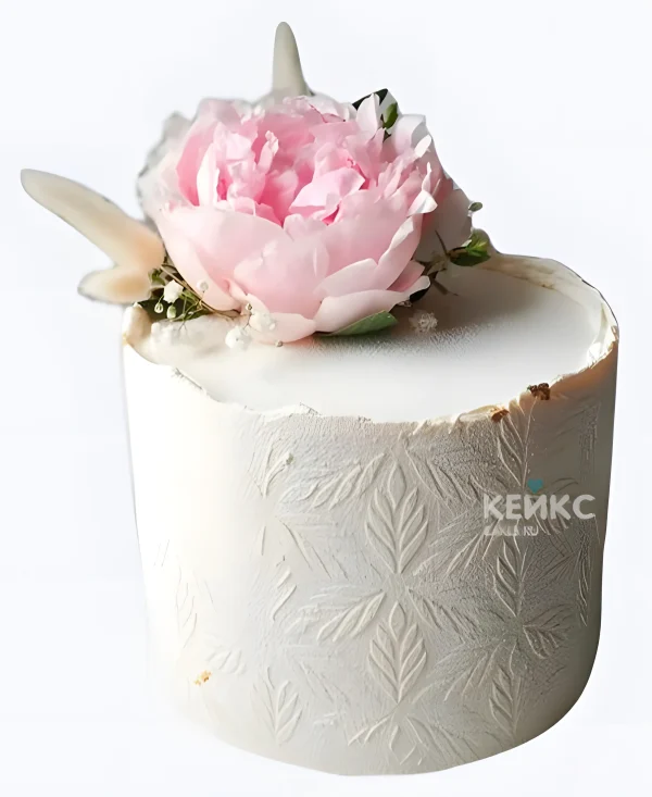 Свадебный торт с розовым пионом и узорами Фото