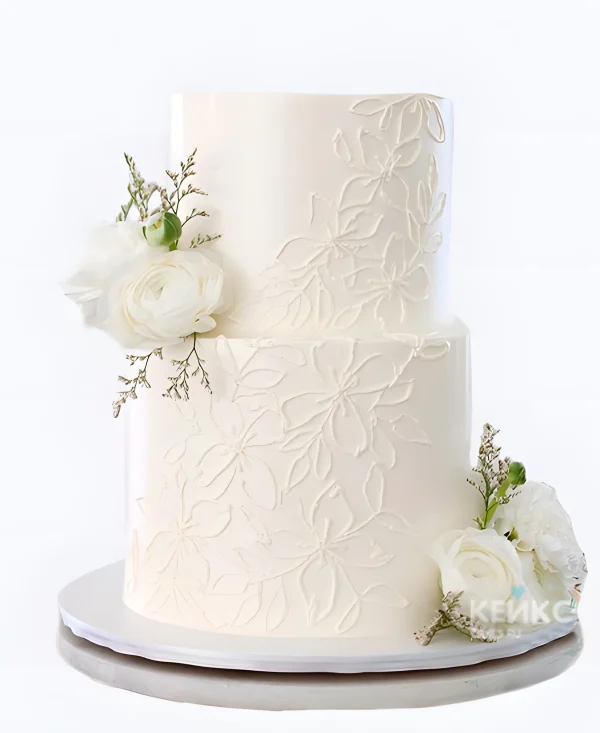 Свадебный торт с узорами белый с розами Фото