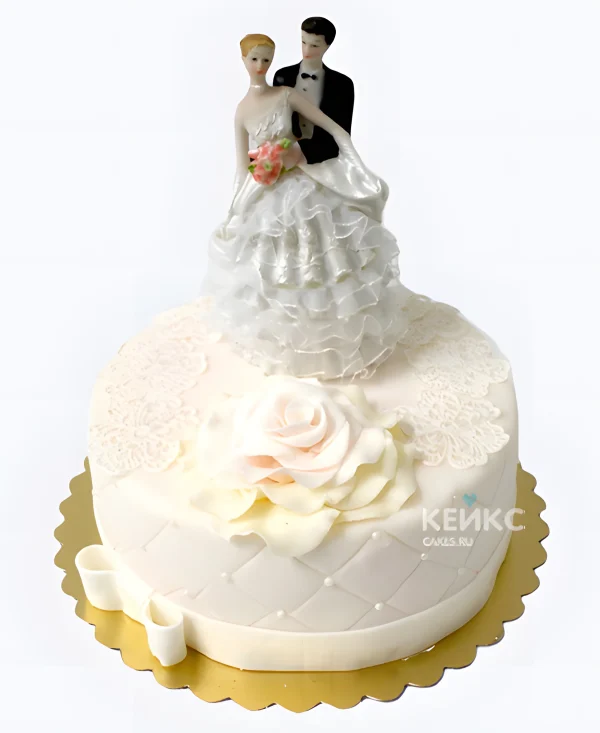 Свадебный торт с женихом и невестой Роза на стяжке Фото