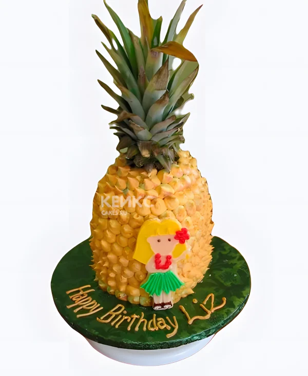 Торт ананас с фигуркой Фото