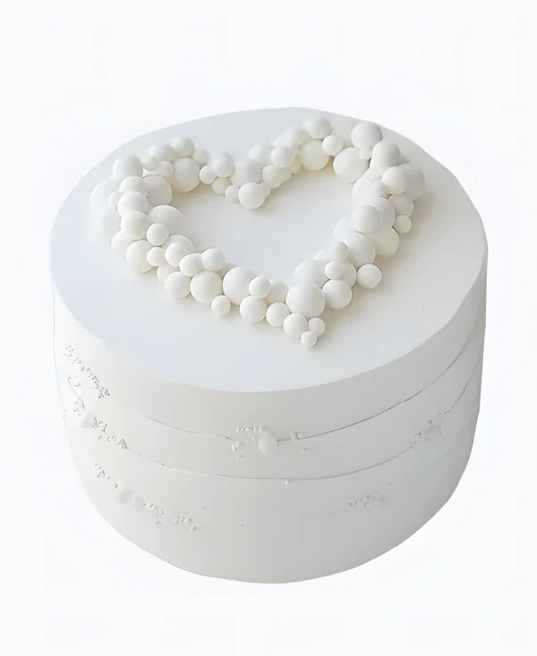 Торт белоснежный Сердце из жемчуга Фото