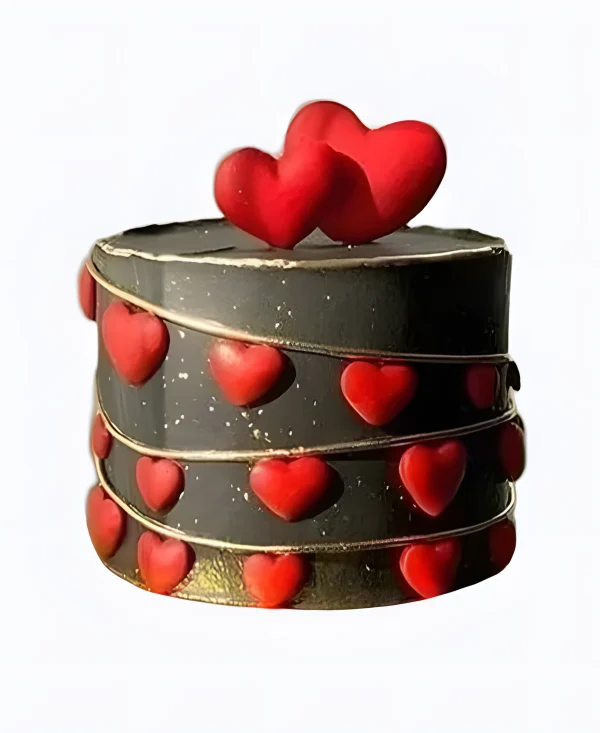 Торт черный Гирлянда из сердец Фото
