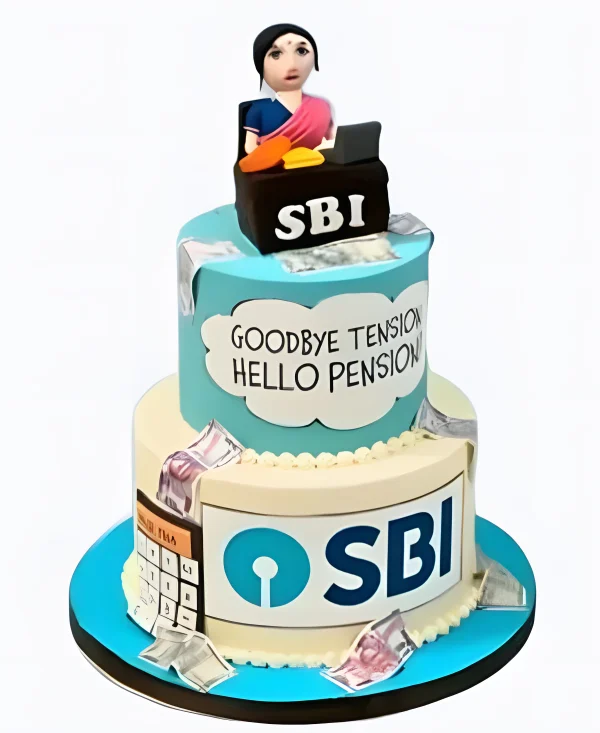 Торт коллегам с фигуркой и деньгами Фото