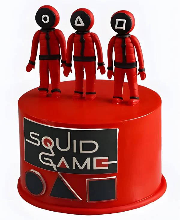 Торт красный с 3 фигурками Фото