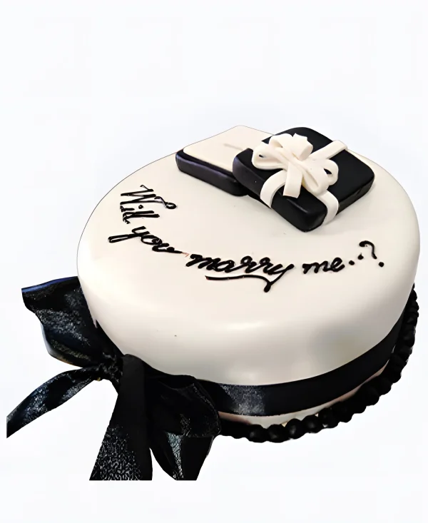 Торт на сватовство с черным бантом и коробочкой Фото