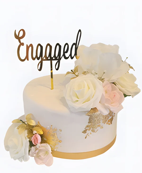 Торт на сватовство с розами и золотом Фото