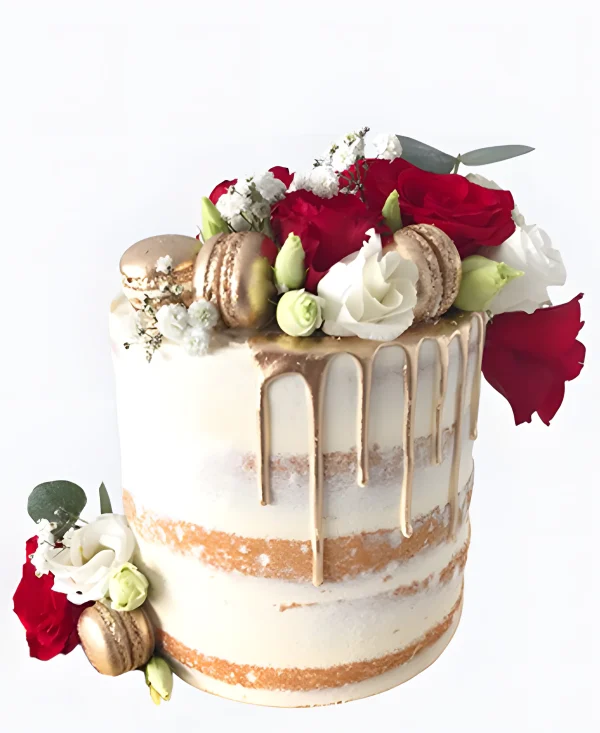 Торт с цветами и золотой глазурью на сватовство Фото