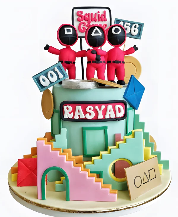 Торт с фигурками и лестницами Фото