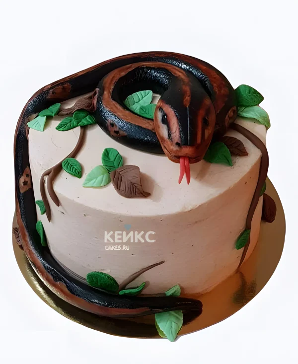 Торт с фигуркой змеи Фото
