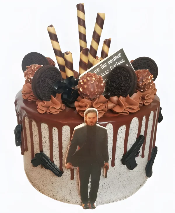 Торт со сладостями и коричневыми подтеками Джон Уик Фото