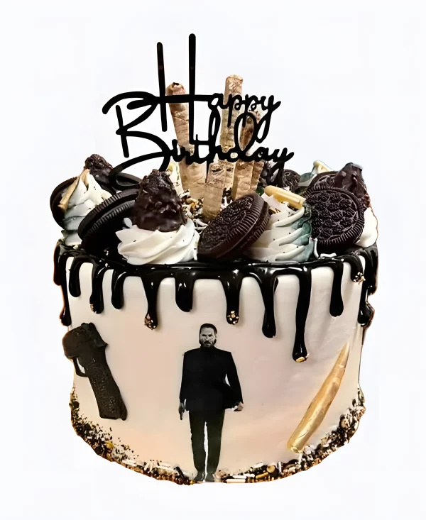 Торт со сладостями на шоколадных подтеках и фото Джона Уика Фото