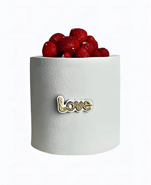 Торт велюровый с клубникой Фото