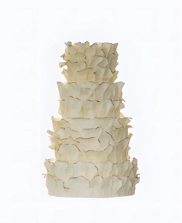 Трендовый эксклюзивный торт на свадьбу с необычным декором Фото