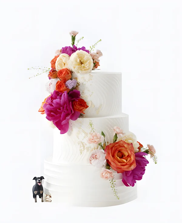 Трендовый свадебный торт с фигуркой собаки и цветами Фото