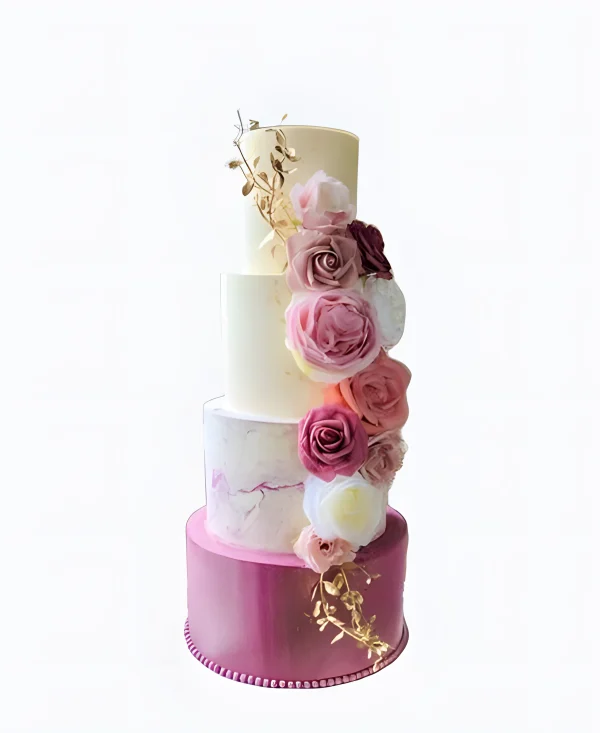 Трендовый свадебный торт с разноцветными розами Фото