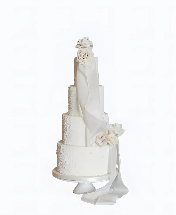 Трендовый велюровый торт на свадьбу Фото