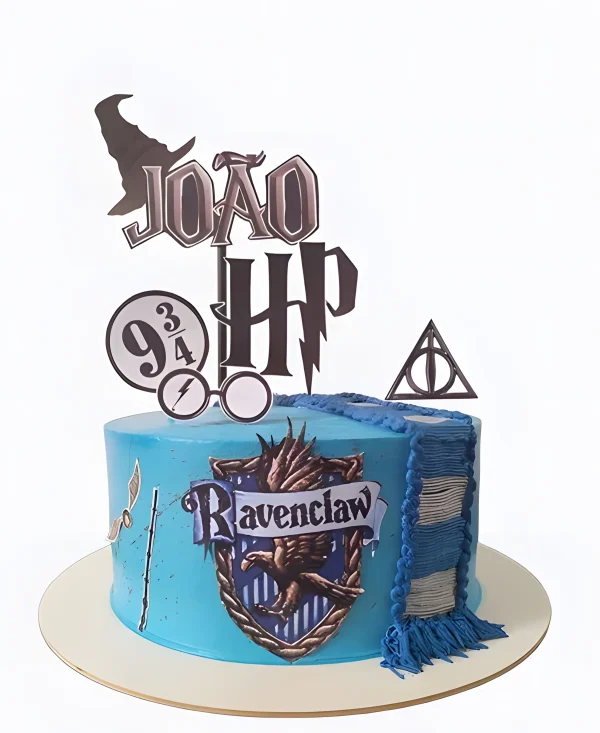 Выразительный тортик на день рождение с атрибутикой по Гарри Поттеру Фото