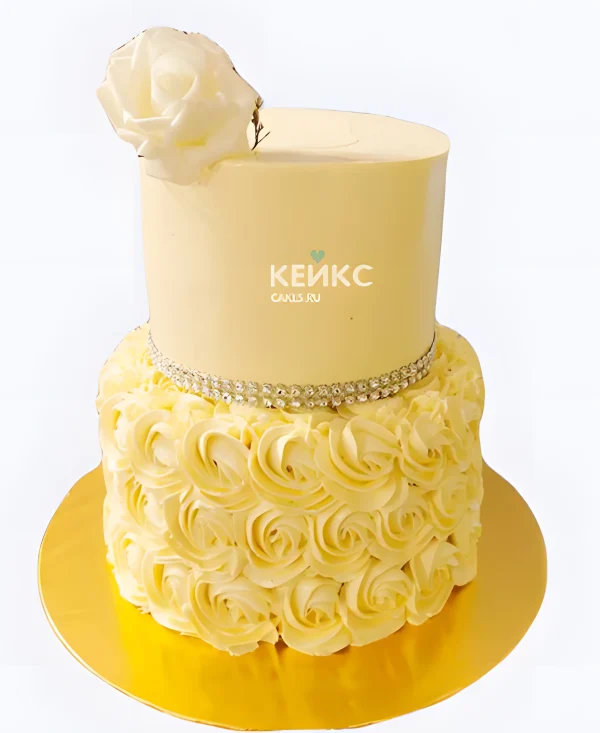 Желтый свадебный торт с белой розой и ожерельем Фото