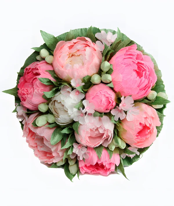 Букет из конфет и пионов Фото