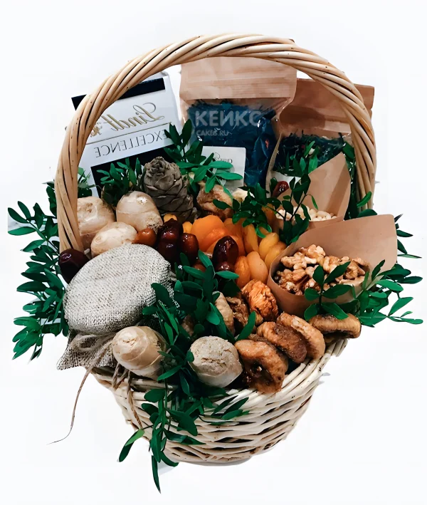 Букет с орехами в корзине Фото