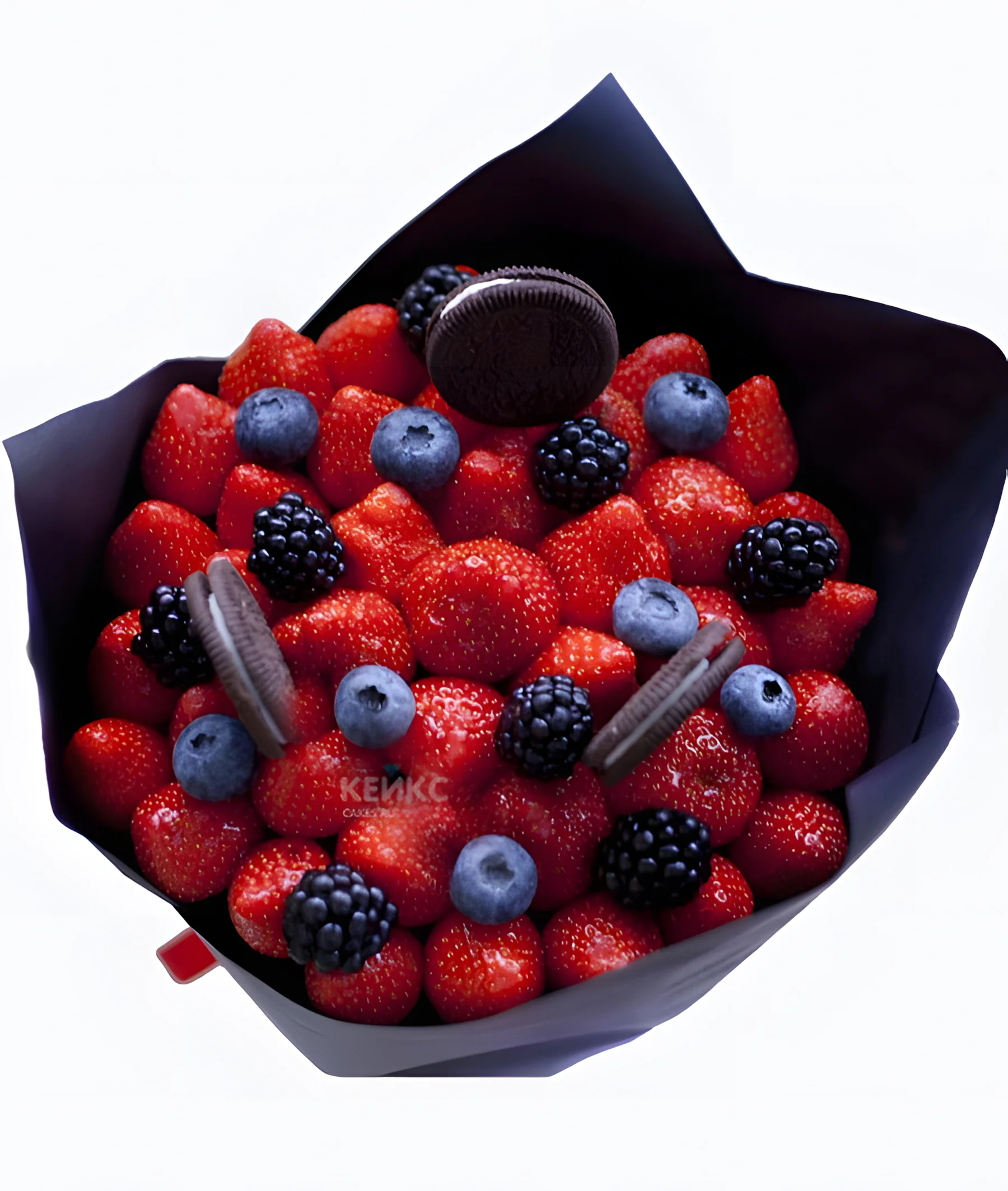 Недорогой букет с голубикой, ежевикой и малиной Фото