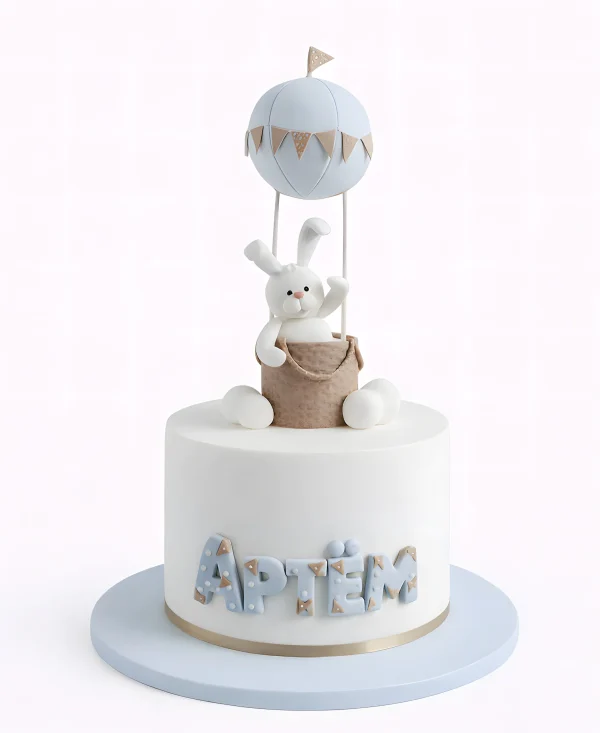 Стильный торт с зайчиком в воздушном шаре Фото