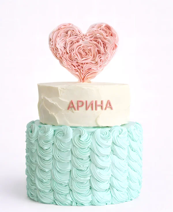 Бирюзово-белый торт на 14 февраля с розовым сердцем Фото