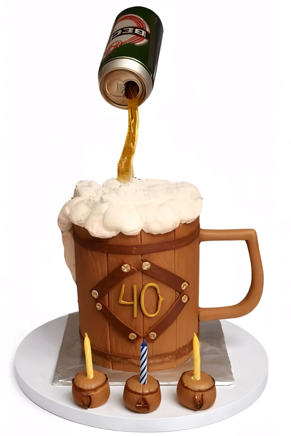 Торт в виде кружки с пивом Фото