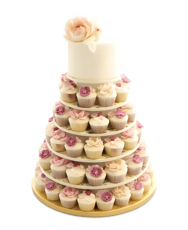 Свадебный торт с капкейками и кружевами на подставке Фото
