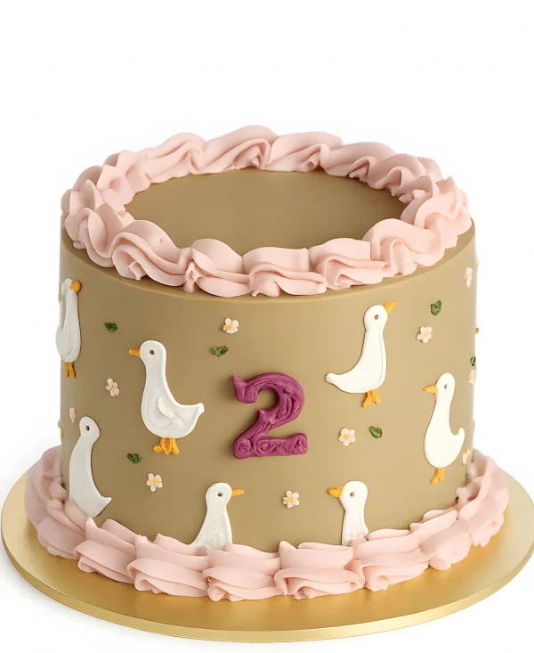 Милый торт с рисунком гусей Фото
