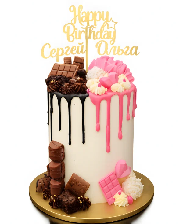 Высокий торт с акриловыми топперами и шоколадом Фото