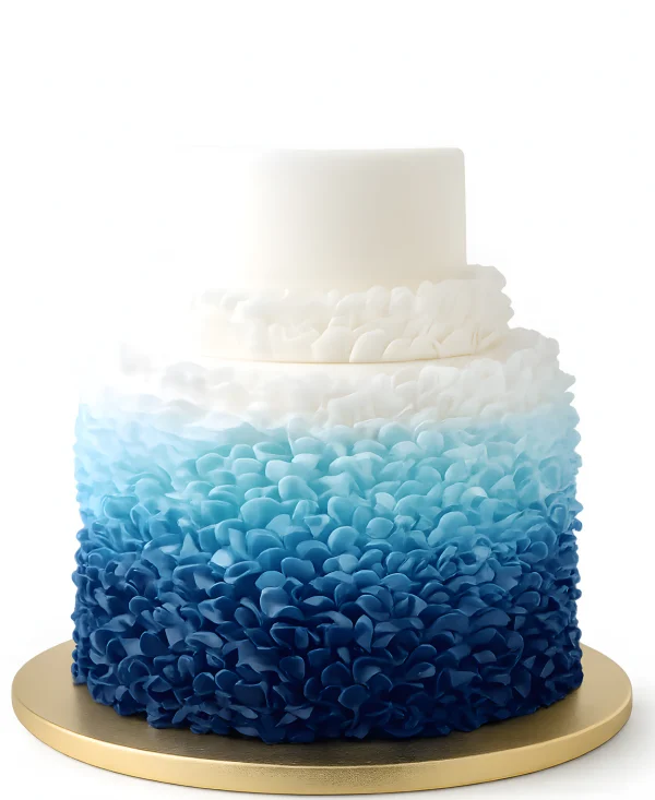 Бело-голубой торт с омбре из крема Фото