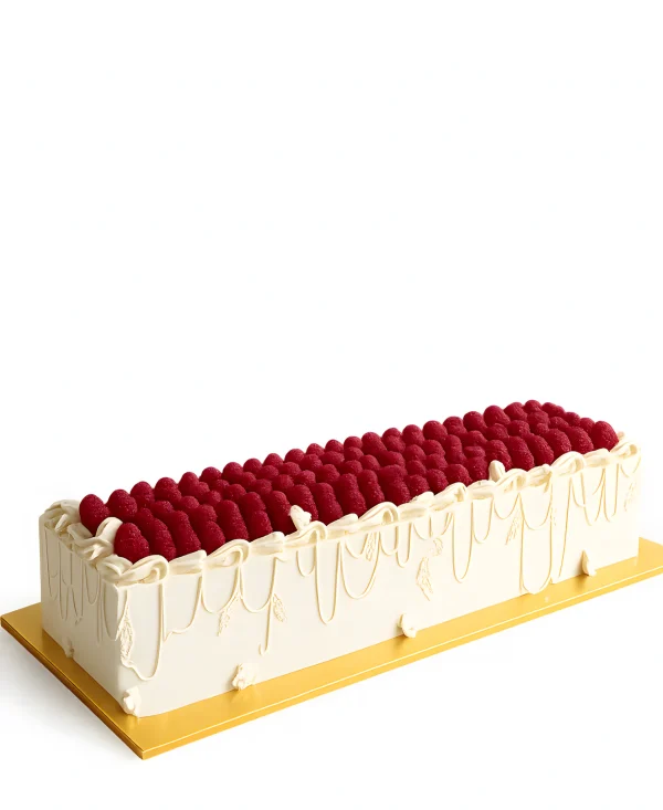 Торт с малиной на свадьбу Фото